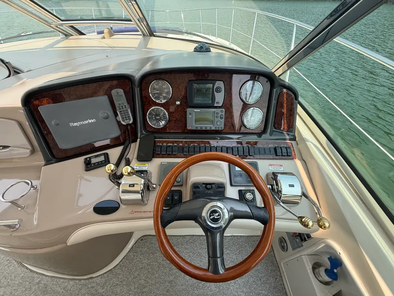 Slide: The Image of Sea Ray 420 SUNDANCER 2004 - 49