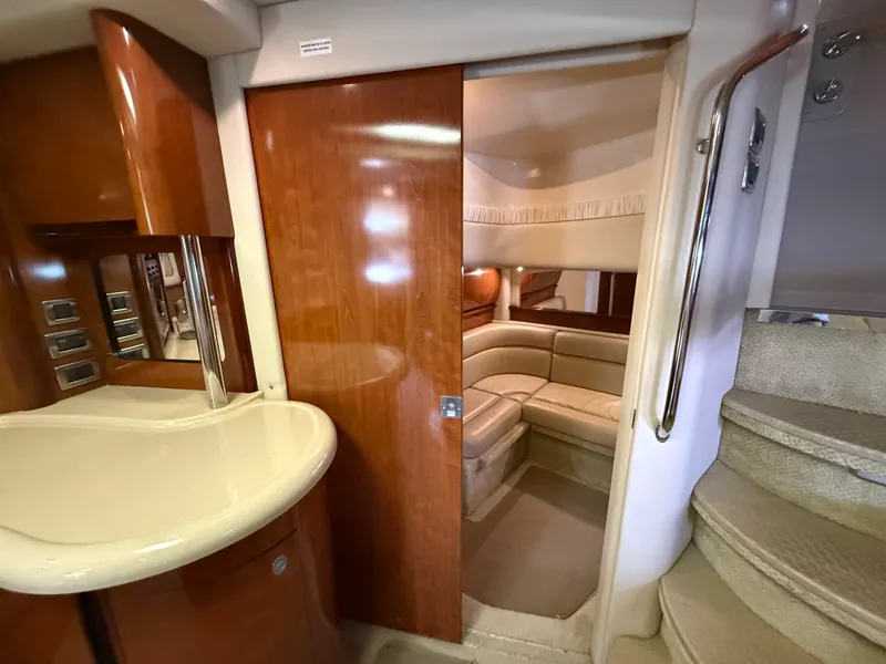 Slide: The Image of Sea Ray 420 SUNDANCER 2004 - 72
