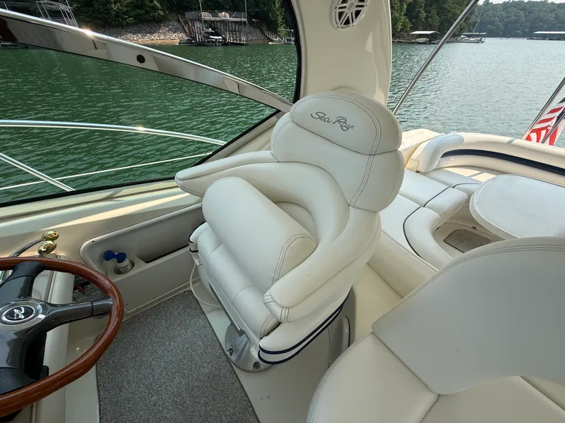 Slide: The Image of Sea Ray 420 SUNDANCER 2004 - 47
