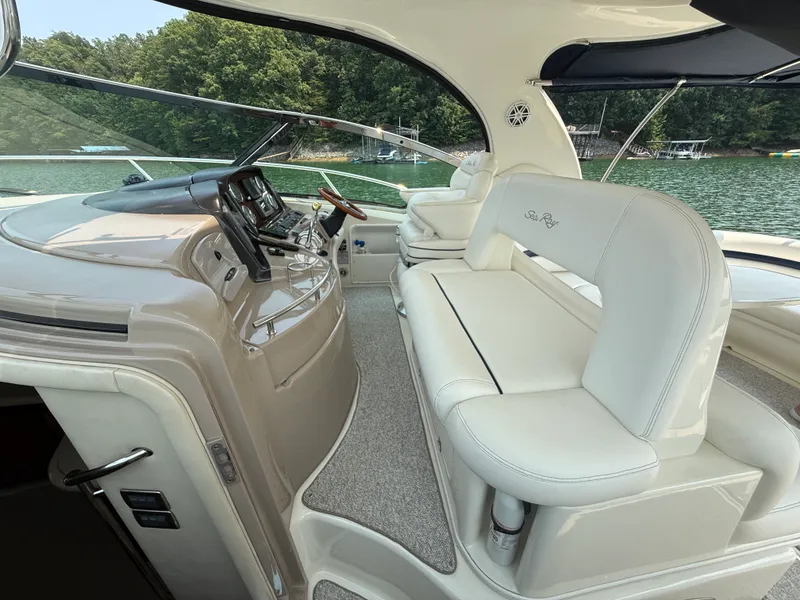 Slide: The Image of Sea Ray 420 SUNDANCER 2004 - 46