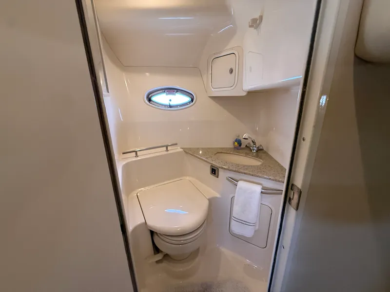Slide: The Image of Sea Ray 420 SUNDANCER 2004 - 77