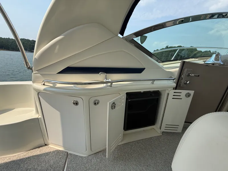 Slide: The Image of Sea Ray 420 SUNDANCER 2004 - 38