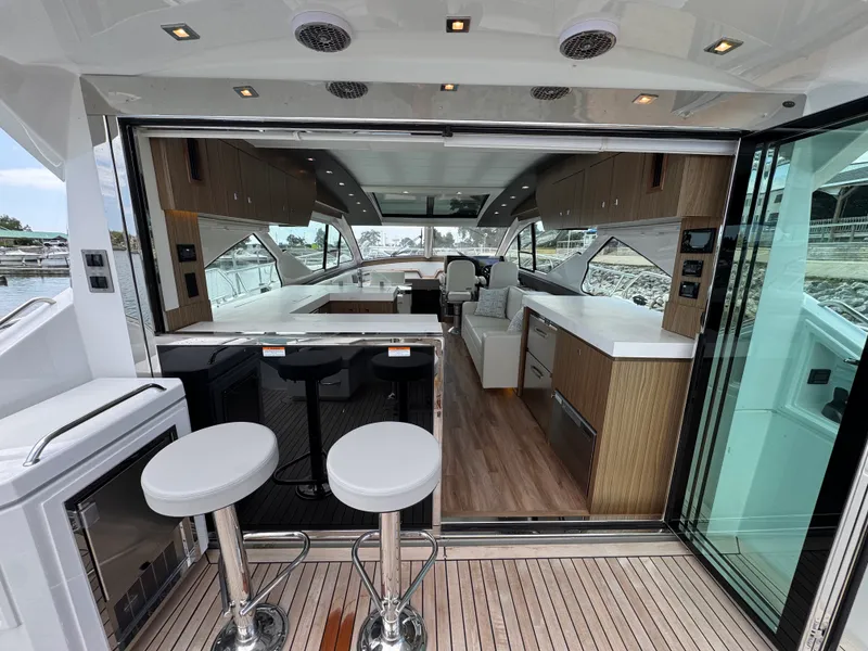 Slide: The Image of Cruisers 60 CANTIUS 2025 - 12