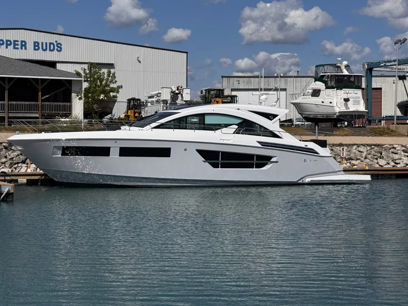 Slide: The Image of Cruisers 60 CANTIUS 2025 - 3