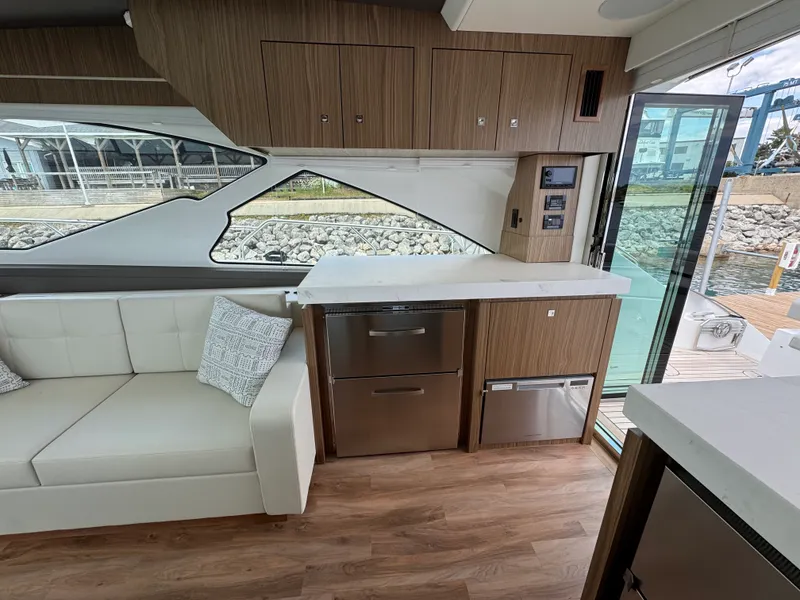 Slide: The Image of Cruisers 60 CANTIUS 2025 - 16