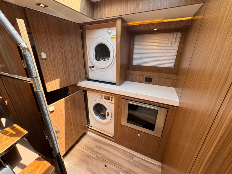 Slide: The Image of Cruisers 60 CANTIUS 2025 - 31