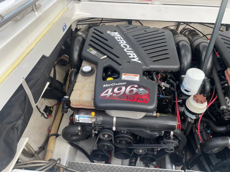 Slide: The Image of 2007 Formula 353 FASTech engine bay with MerCruiser 496 MAG HO engine. - 46