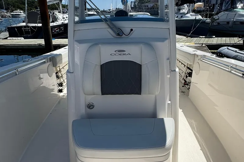 Slide: The Image of Cobia 280 Center Console 2023 - 16