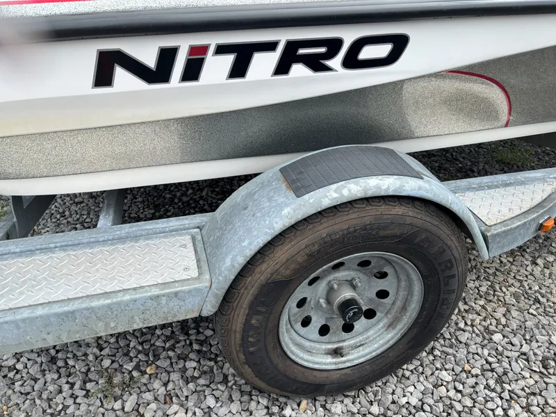 Slide: The Image of Nitro NX 882 2004 - 15