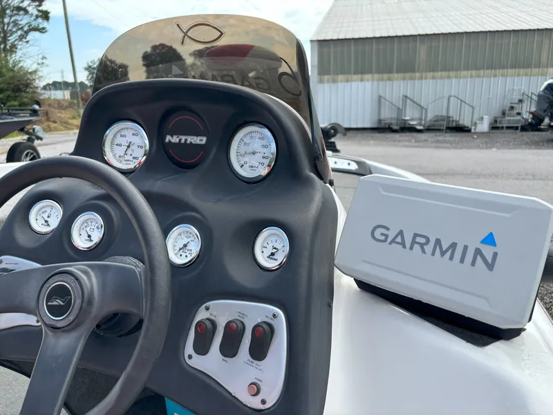 Slide: The Image of Nitro NX 882 2004 - 4