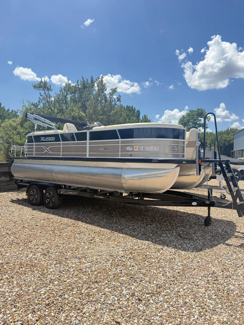 The Image of Xcursion Pontoons 223 RFX 2023 - 0