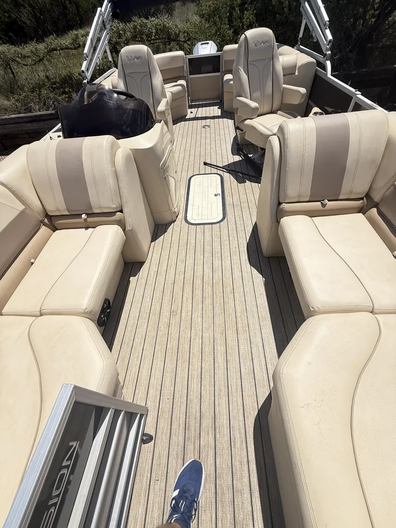 Slide: The Image of Xcursion Pontoons 223 RFX 2023 - 9