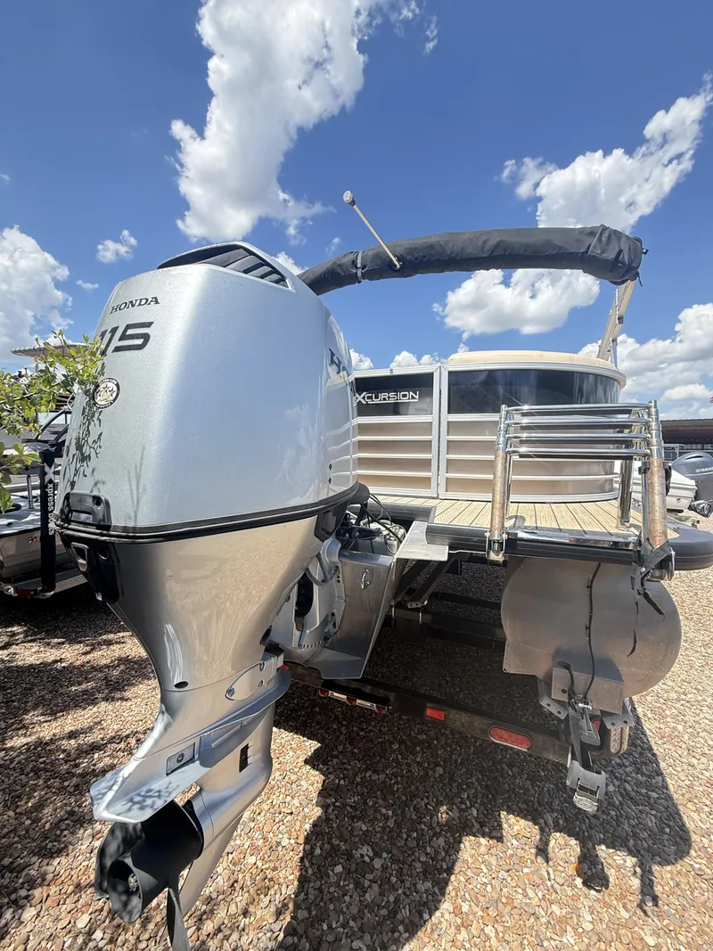 Slide: The Image of Xcursion Pontoons 223 RFX 2023 - 5