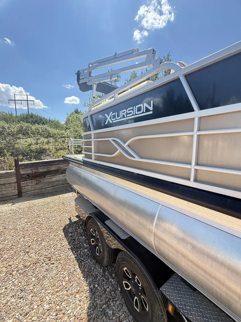 Slide: The Image of Xcursion Pontoons 223 RFX 2023 - 3