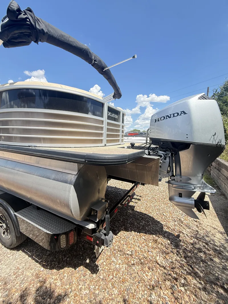 Slide: The Image of Xcursion Pontoons 223 RFX 2023 - 6