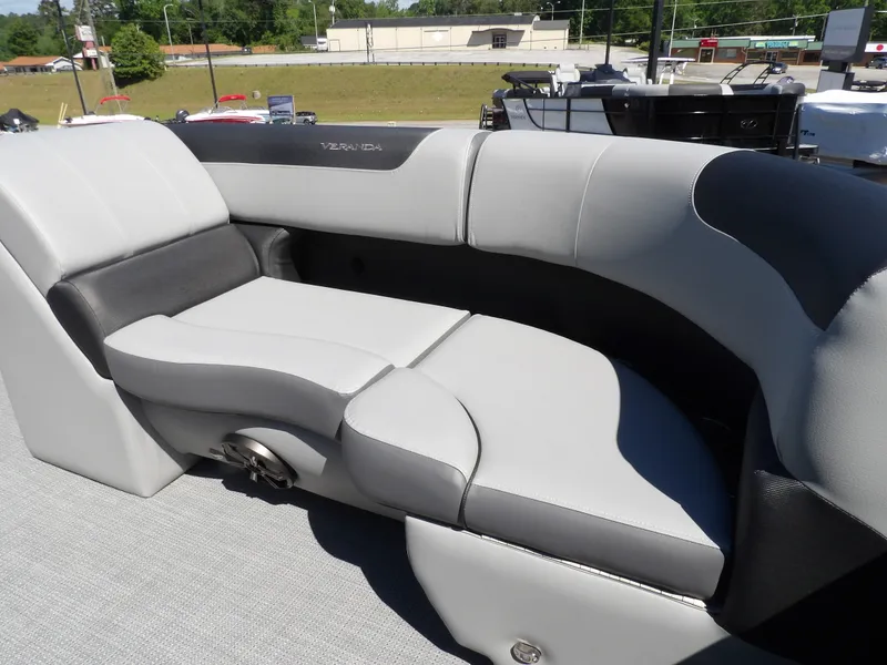 Slide: The Image of Veranda VR22RC 2025 - 6