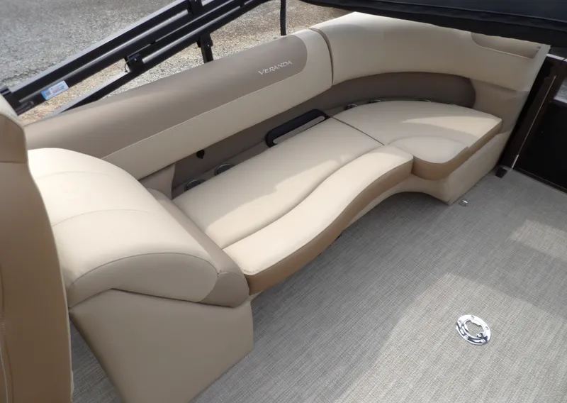Slide: The Image of Veranda VR22RC 2026 - 14