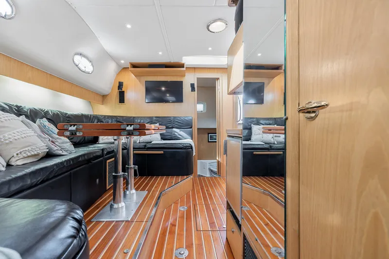 Slide: The Image of Tiara 4000 Express 1999 - 23