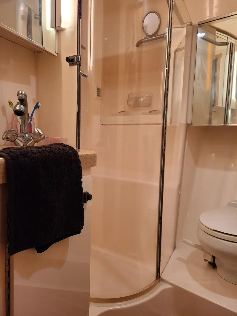 Slide: The Image of Tiara 4000 Express 1999 - 36