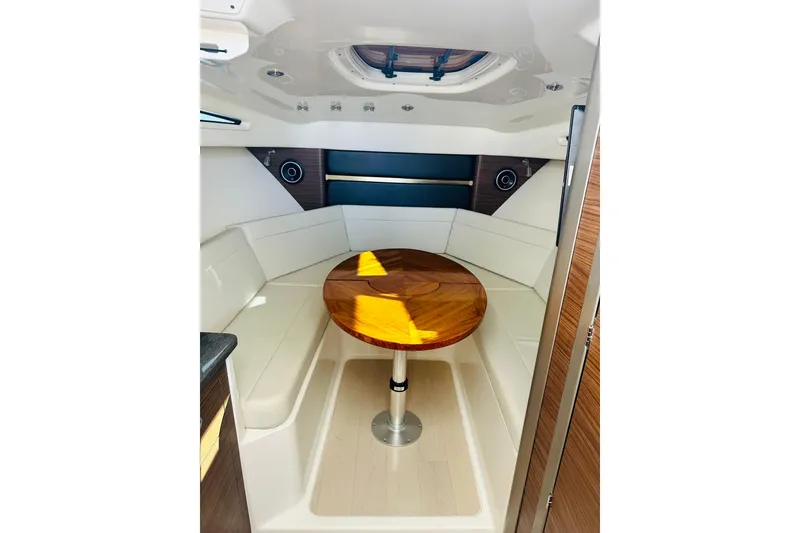 Slide: The Image of Boston Whaler 325 Conquest 2023 - 45