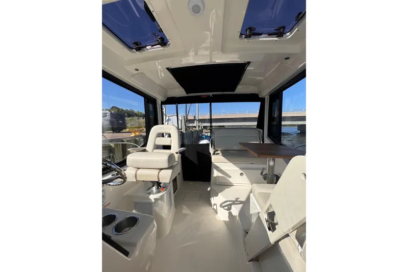 Slide: The Image of Boston Whaler 325 Conquest 2023 - 32