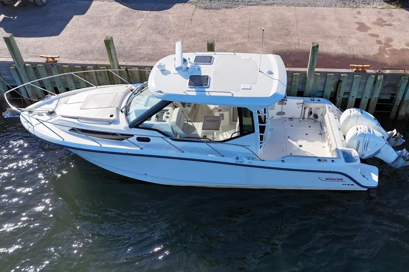 Slide: The Image of Boston Whaler 325 Conquest 2023 - 2