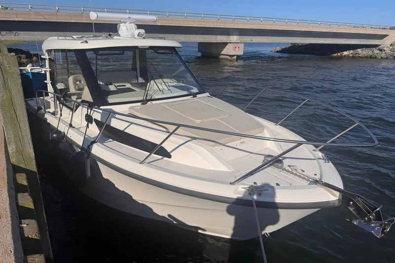 Slide: The Image of Boston Whaler 325 Conquest 2023 - 17
