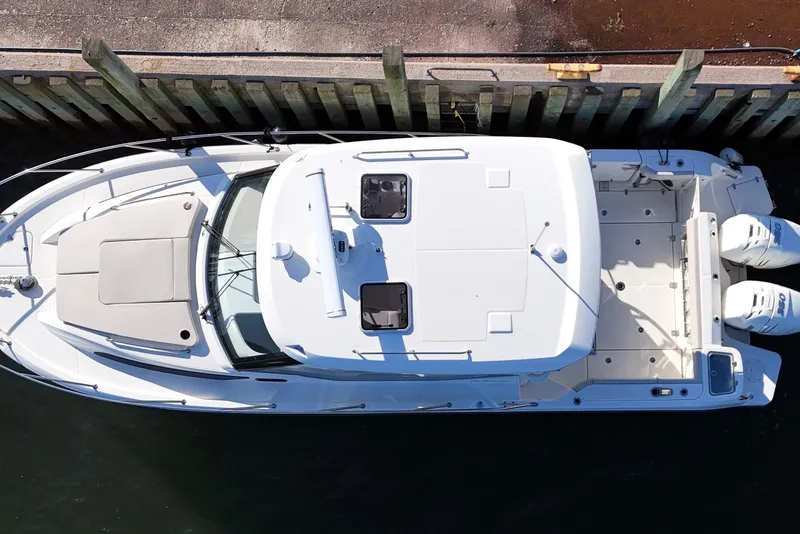 Slide: The Image of Boston Whaler 325 Conquest 2023 - 3