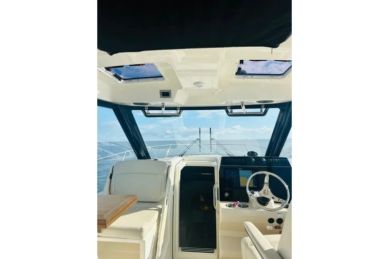 Slide: The Image of Boston Whaler 325 Conquest 2023 - 49