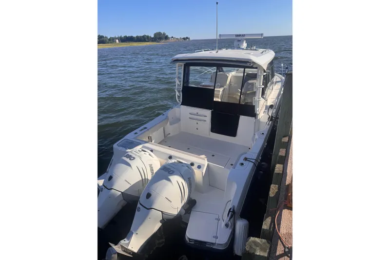 Slide: The Image of Boston Whaler 325 Conquest 2023 - 10