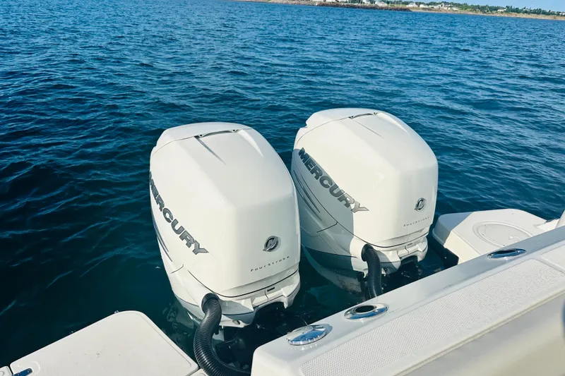 Slide: The Image of Boston Whaler 325 Conquest 2023 - 50