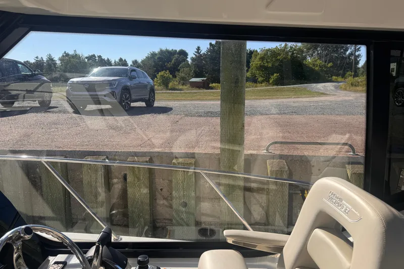 Slide: The Image of Boston Whaler 325 Conquest 2023 - 28