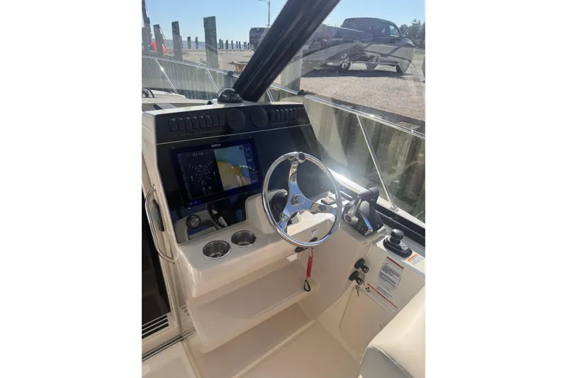 Slide: The Image of Boston Whaler 325 Conquest 2023 - 22