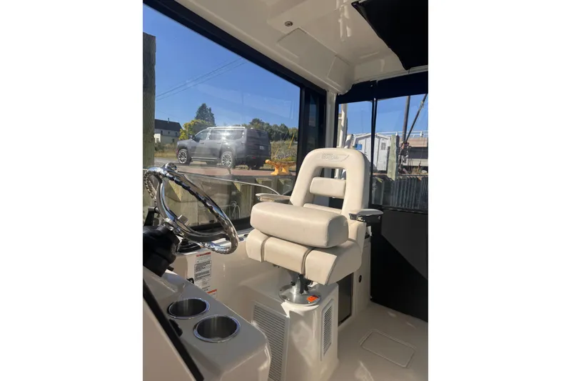 Slide: The Image of Boston Whaler 325 Conquest 2023 - 30