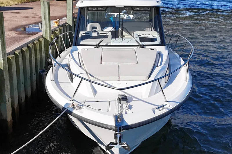 Slide: The Image of Boston Whaler 325 Conquest 2023 - 6