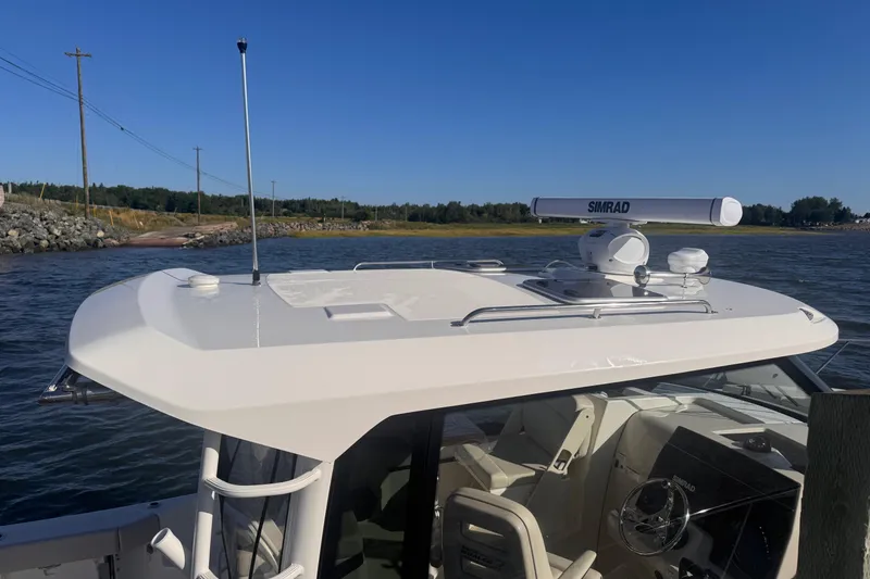 Slide: The Image of Boston Whaler 325 Conquest 2023 - 8