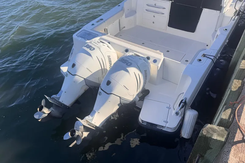 Slide: The Image of Boston Whaler 325 Conquest 2023 - 9