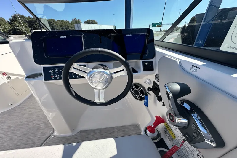 Slide: The Image of Sea Ray SDX 250 Surf 2026 - 10