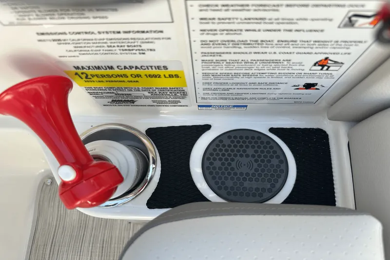 Slide: The Image of Sea Ray SDX 250 Surf 2026 - 11