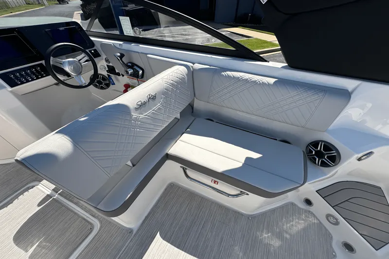 Slide: The Image of Sea Ray SDX 250 Surf 2026 - 15