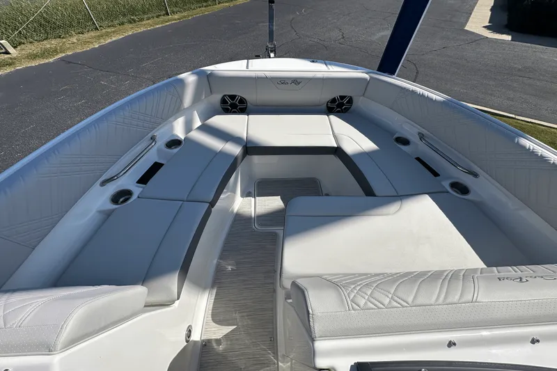 Slide: The Image of Sea Ray SDX 250 Surf 2026 - 3