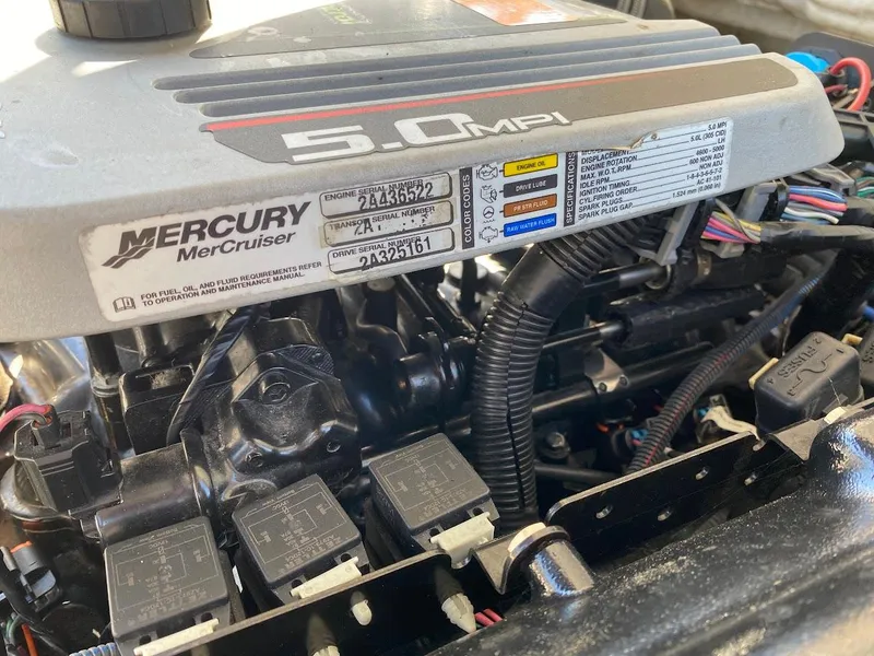 Slide: The Image of 2016 Chaparral 224 Sunesta boat engine, Mercury MerCruiser 5.0 MPI. - 30