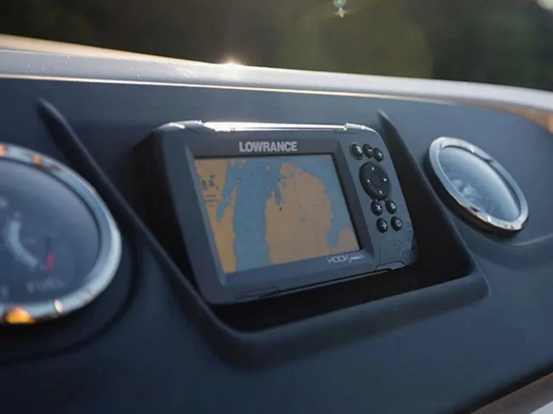 Slide: The Image of Lowrance fishfinder on 2023 Crest Classic LX 240 SLRC CPT boat dashboard. - 5