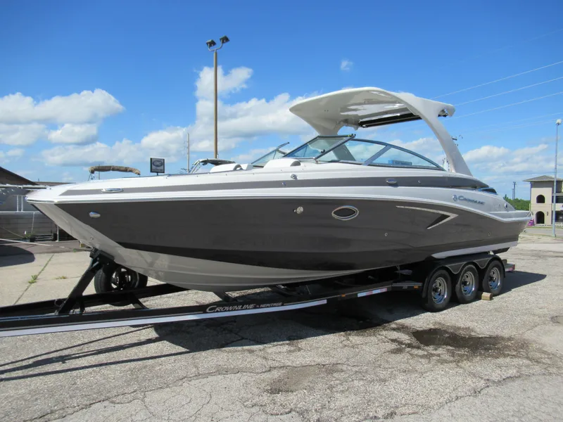 The Image of Crownline Boats E305 2022 - 1