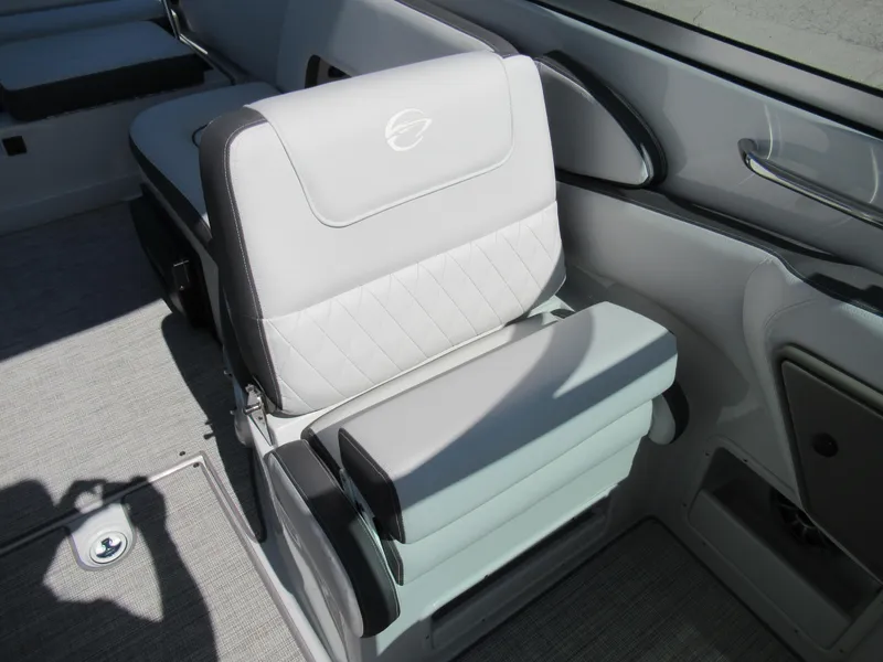 Slide: The Image of Crownline Boats E305 2022 - 26