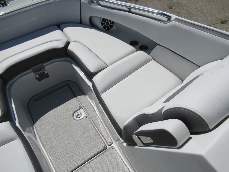 Slide: The Image of Crownline Boats E305 2022 - 28