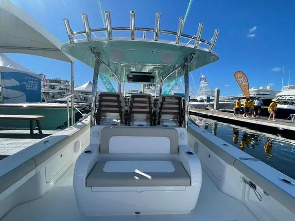 Slide: The Image of Mag Bay 43 Center Console 2027 - 92