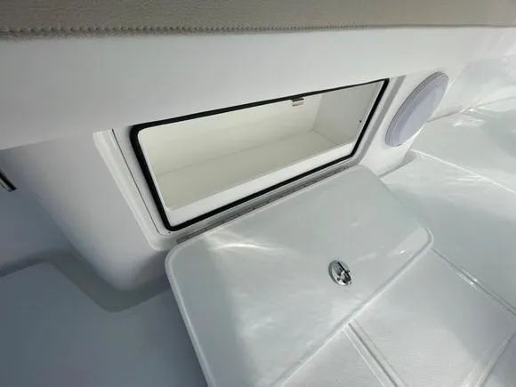 Slide: The Image of Mag Bay 43 Center Console 2027 - 96