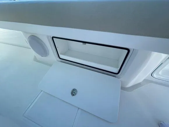Slide: The Image of Mag Bay 43 Center Console 2027 - 97