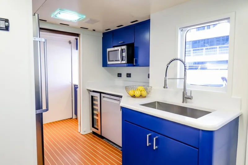 Slide: The Image of Custom Tri-deck 2012 - 14